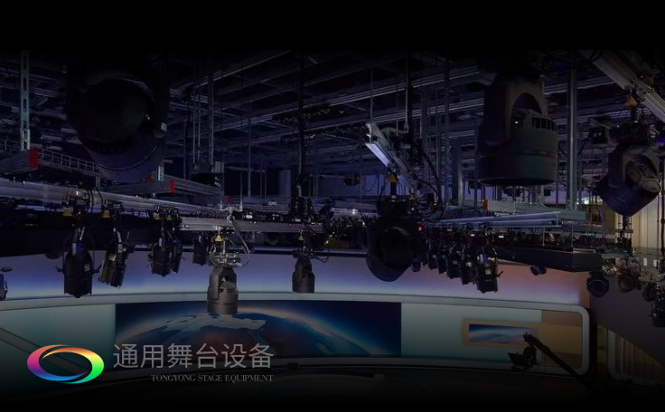 梅州市廣播電視臺演播廳高清升級改造設(shè)備項目完工，通用舞臺舞臺阻燃幕布給您一個更絢爛的演播廳呈現(xiàn)