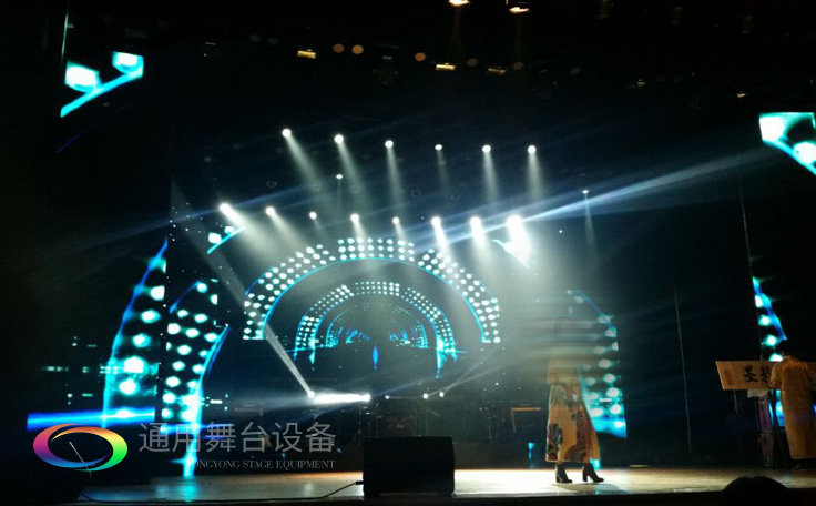 舞美視覺、舞臺(tái)燈光、舞臺(tái)機(jī)械——全景式舞臺(tái)戲劇沉浸體驗(yàn)