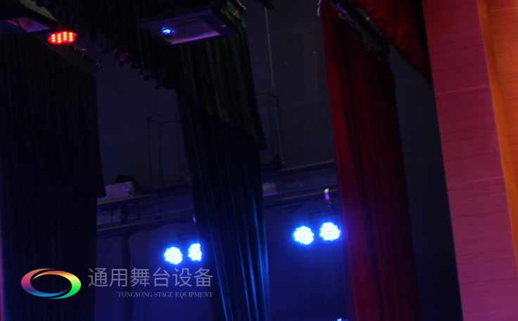 舞臺(tái)幕布定制廠(chǎng)家！買(mǎi)幕布選擇通用舞臺(tái)幕布，只為您提供更好的舞臺(tái)幕布！