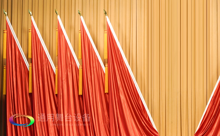 專注舞臺阻燃幕布、舞臺機(jī)械，源頭生產(chǎn)廠家！因為專業(yè)，所以放心！