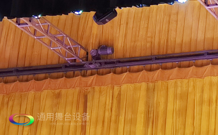 舞臺阻燃幕布除了有效阻燃，還有哪些作用性能？