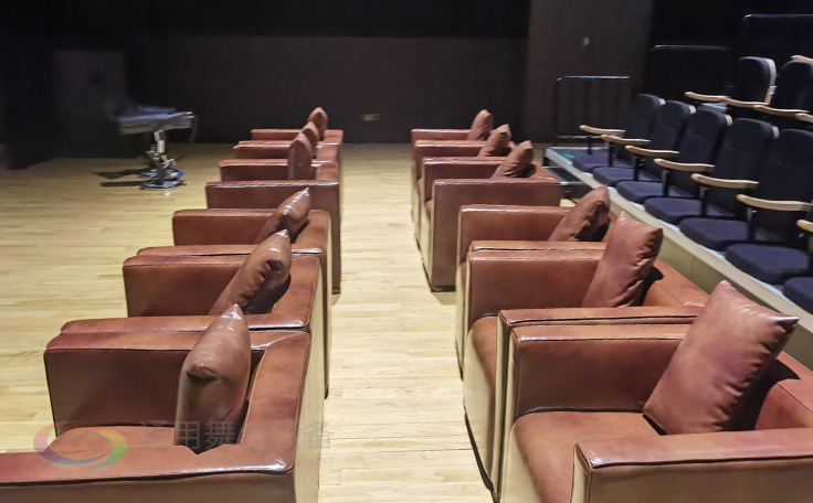 夯實(shí)城市文化產(chǎn)業(yè)基礎(chǔ)，提升城市文化內(nèi)涵！泰州通用舞臺(tái)阻燃幕布承接羊城南湖劇院項(xiàng)目順利完工！