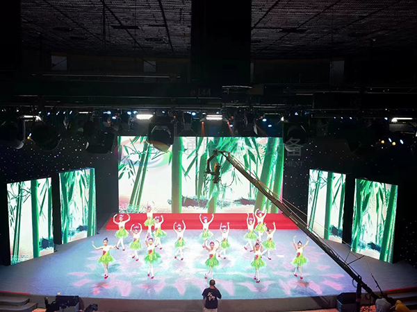 泰州通用舞臺設(shè)備拉幕機、舞臺吊桿 舞臺實景效果展示