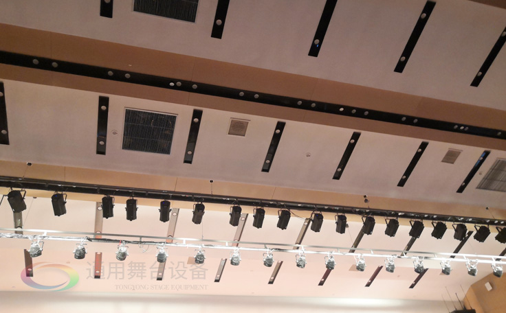 南京某國企禮堂舞臺(tái)系統(tǒng)分項(xiàng)工程通過質(zhì)量驗(yàn)收 涉及舞臺(tái)吊桿、舞臺(tái)燈光等項(xiàng)目 現(xiàn)已投入使用